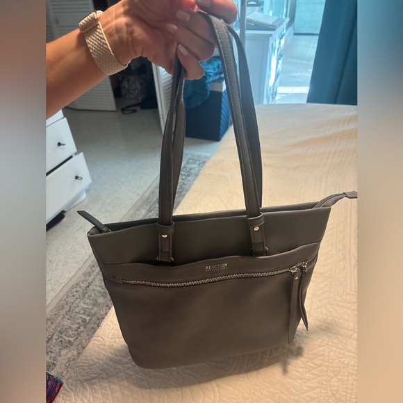 Kenneth Cole Reaction Pebbled Leather Gray Shoulder Bag - Picture 14 of 16